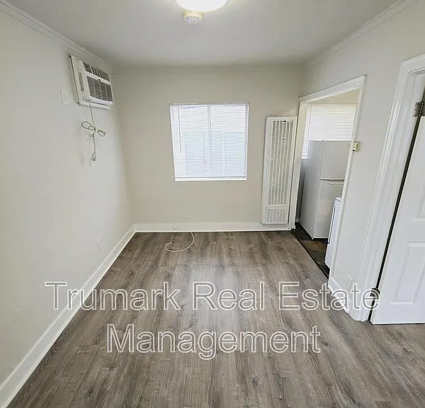 429 W Garfield Ave #C — Photo 5