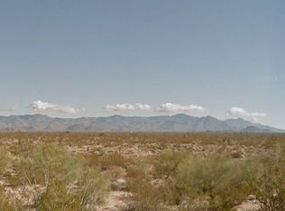 Carrow Rd E #L2, Yucca, AZ 86438