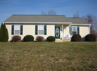 24 Ashburn Ln, Waynesboro, VA 22980