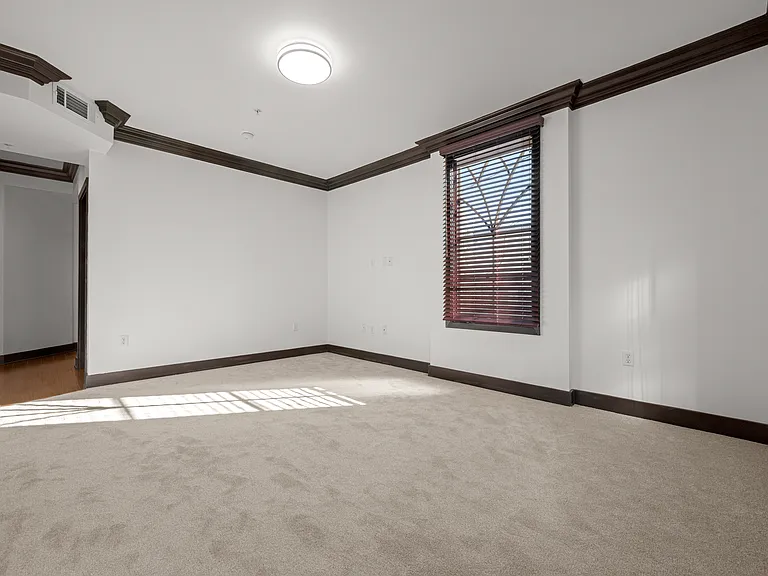 1138 Glenville Dr — Photo 21
