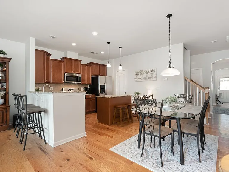 3021 Honeylocust Ln — Photo 6