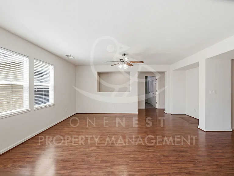 1368 Paddington Way — Photo 5