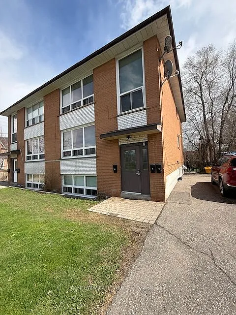9 Ellen St