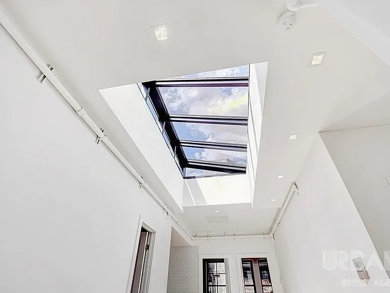 86 E 10th St #4 — Photo 4