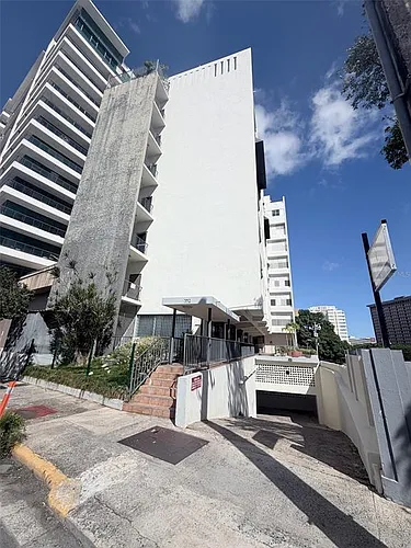 352 Del Parque Photo 1