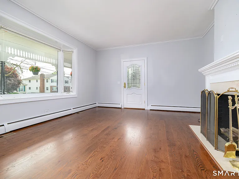 18 Elm Tree Pl #1 — Photo 12