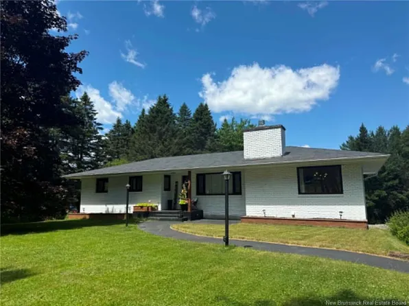 717 Water St, Miramichi, NB E1N 4B9