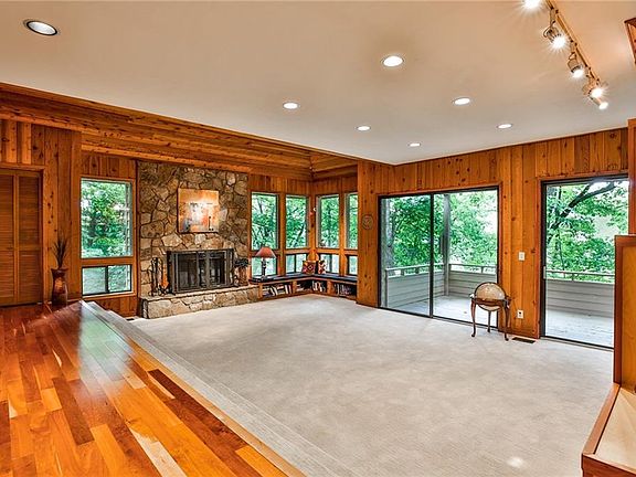 5th image of 905 Yukon Dr