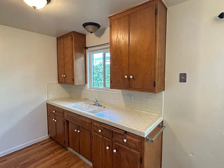 54 Grand Avenue — Photo 23