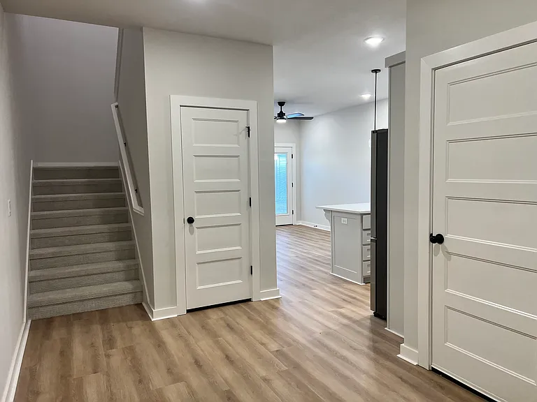 1715 Cuppett Cir — Photo 6