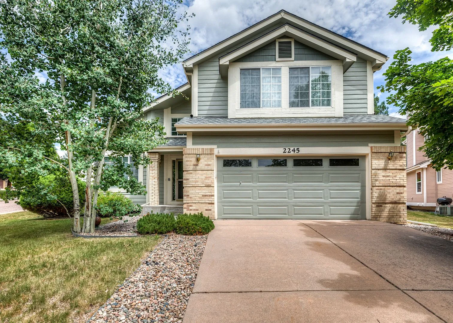 Spacious 5 Bedroom in D20 centrally located — Photo 1