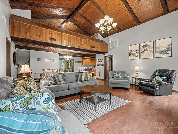 5th image of 260 Balsam Lane