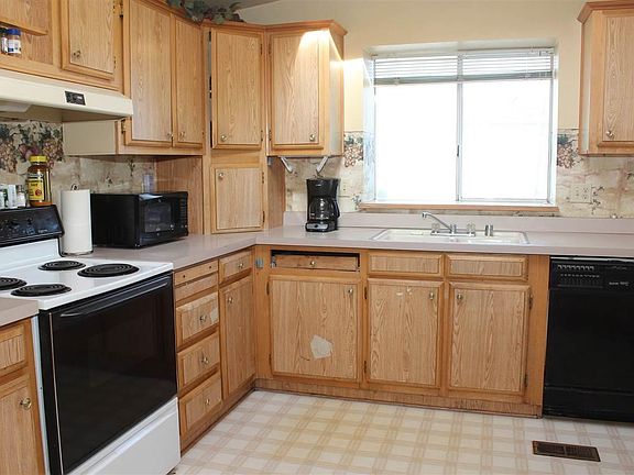 3rd image of 206 N 68th Ave