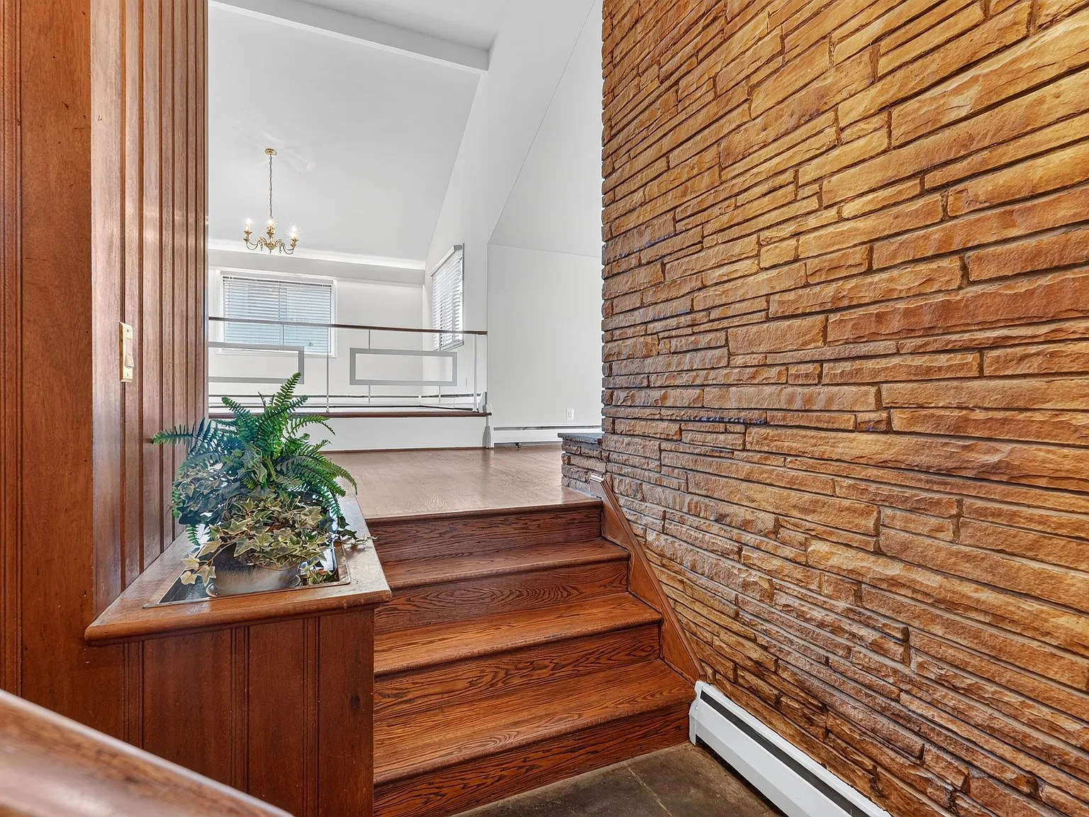 4 bed, 3212 sqft, $5,700 — Photo 3