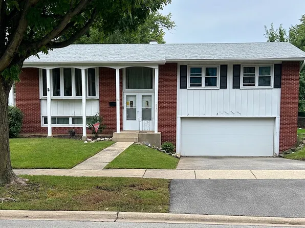 2727 Mitchell Dr, Woodridge, IL 60517