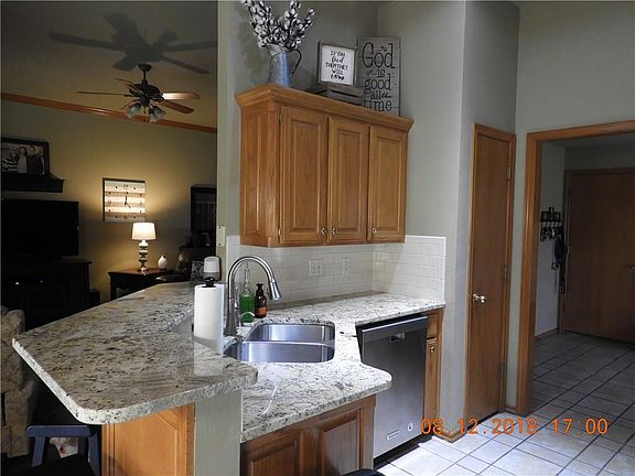5th image of 2504 Highland Dr