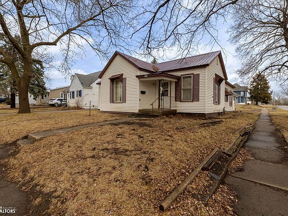 2nd image of 2002 5th St