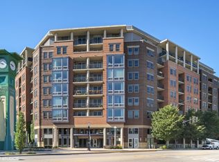437 W Division St APT 504, Chicago, IL 60610