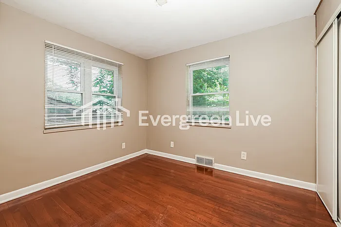 84 Carson Ave — Photo 13