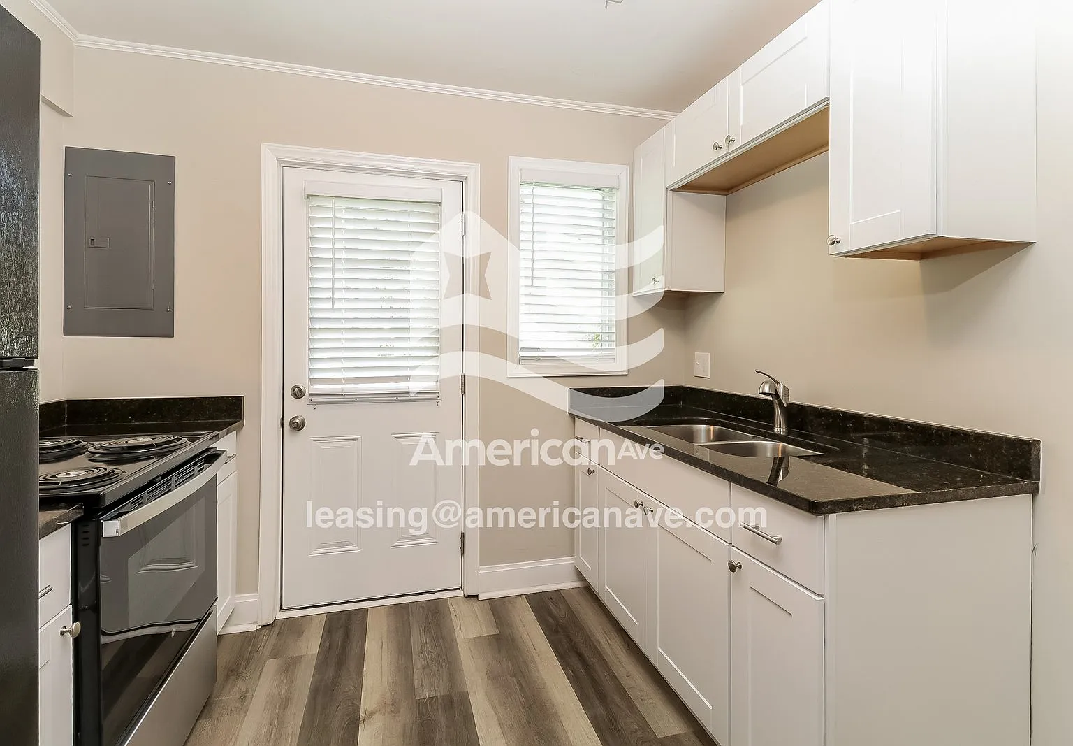 3 bed, 1.0 bath, 1289 sqft, $1,294 — Photo 4