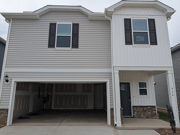 2nd image of 916 Grand Mesa Dr