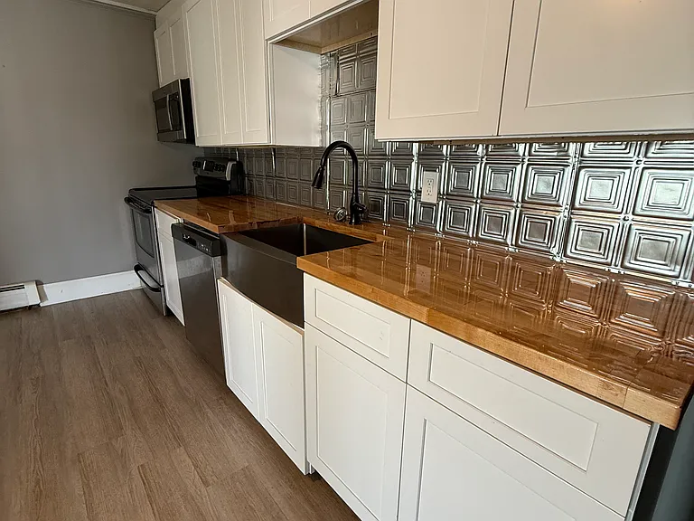 8 Beacon St #2 — Photo 2