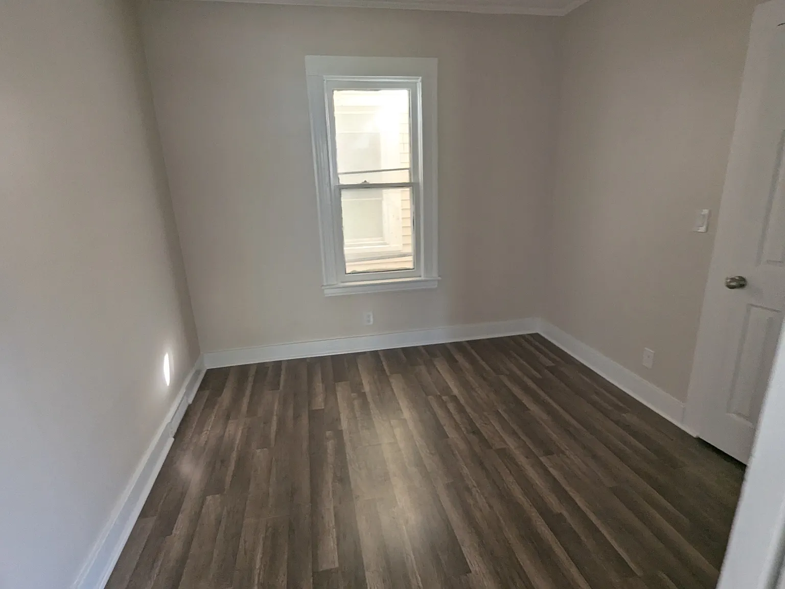 3 bed, 1100 sqft, $1,200 — Photo 2