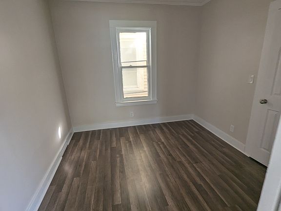 2nd image of 68 Lill St #68