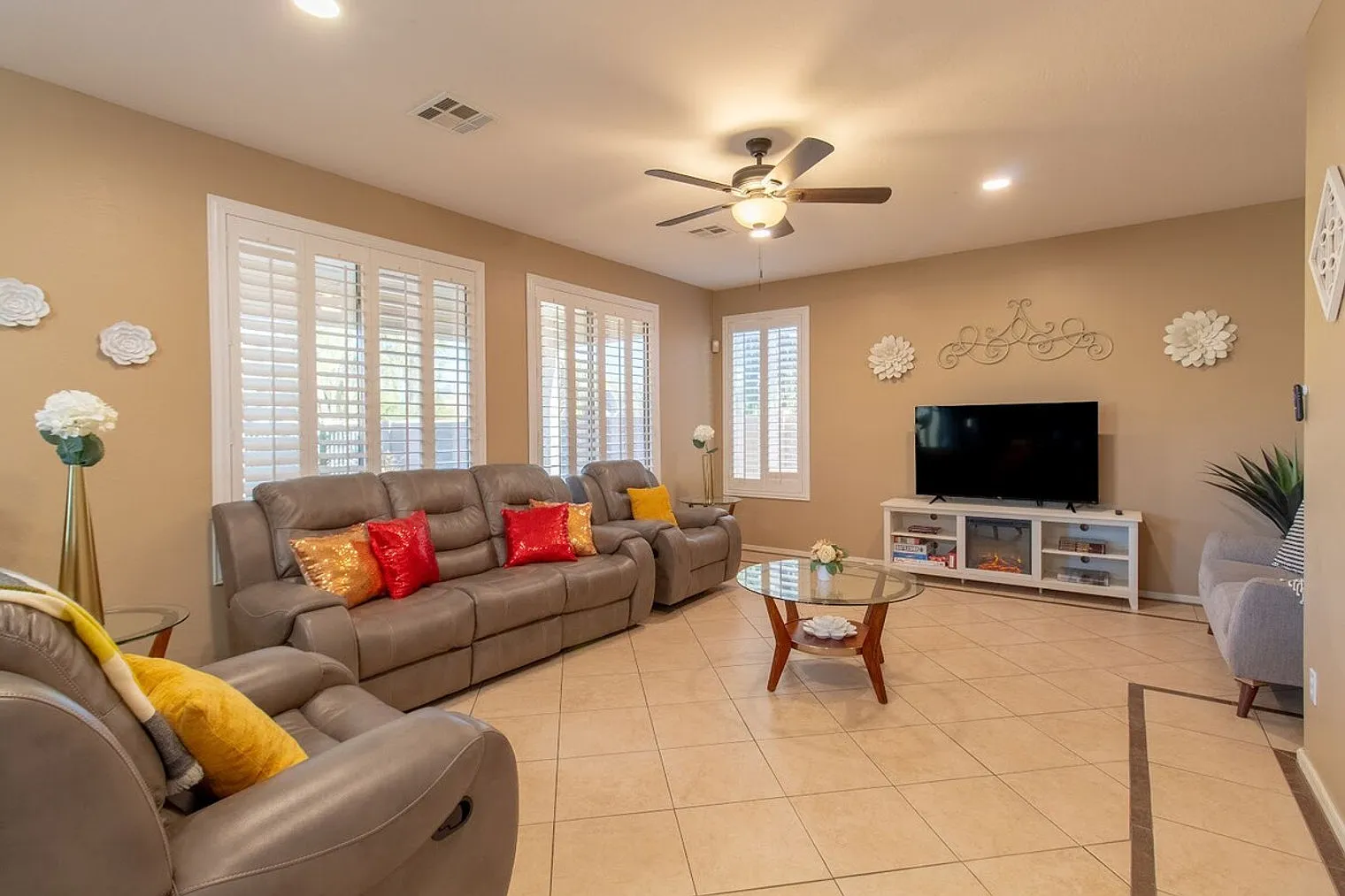 5 bed, 3.0 bath, $5,879 — Photo 1