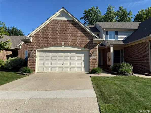 22693 Coachlight Cir, Taylor, MI 48180