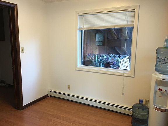2nd image of 2410 Loomis Dr