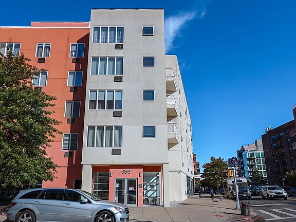 2nd image of 355 Kings Hwy APT 4B