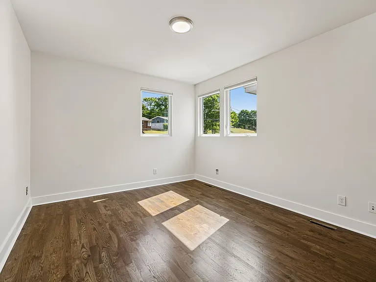 2320 Dalebrook Ct — Photo 37