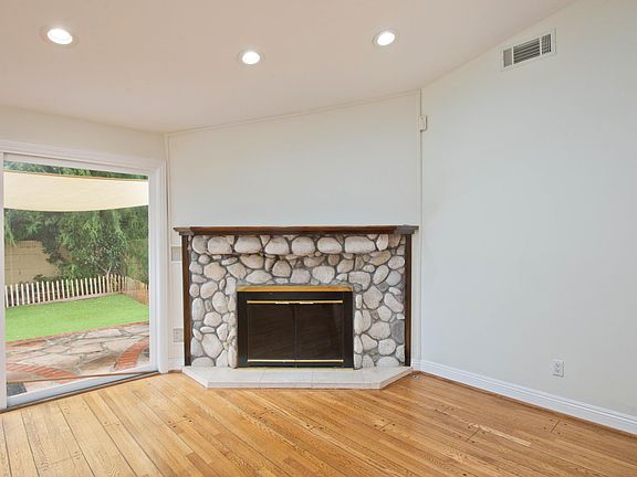 4th image of 6719 Sale Ave