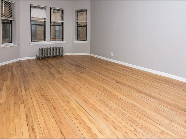 228 N Pine Ave #1E — Photo 1