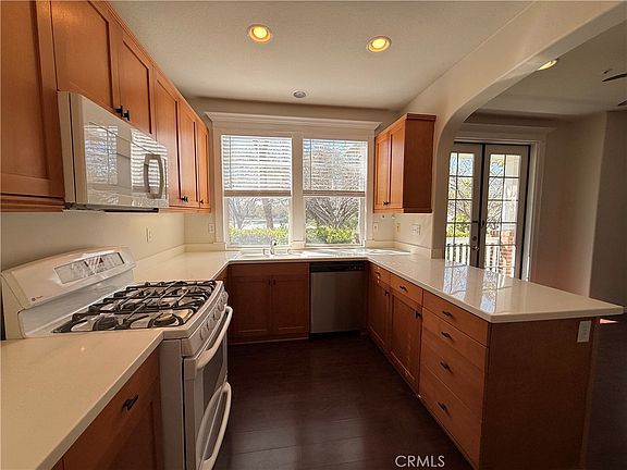 5th image of 10 Granville St