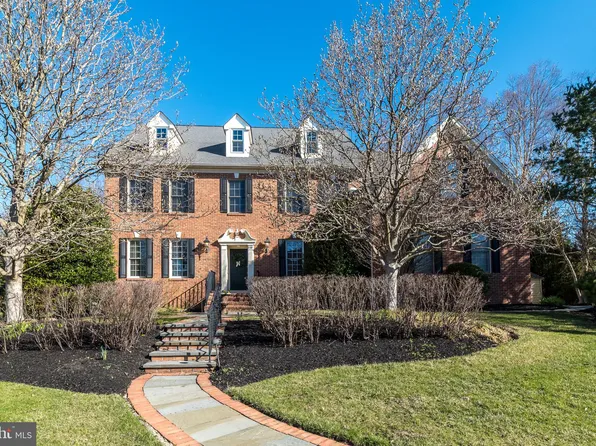 158 Peach Blossom Ln, Warminster, PA 18974