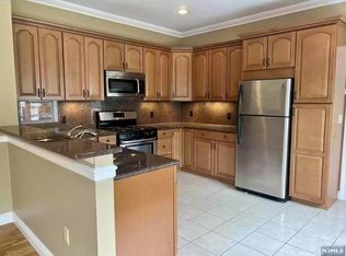 35 N Farview Ave #1, Paramus, NJ 07652