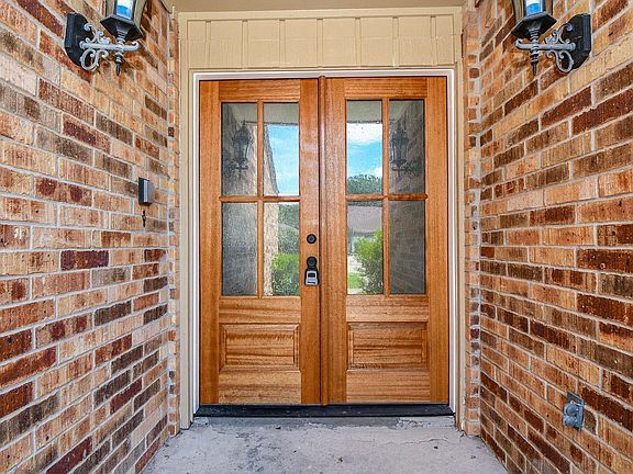 3rd image of 11907 Pepperdine Ln