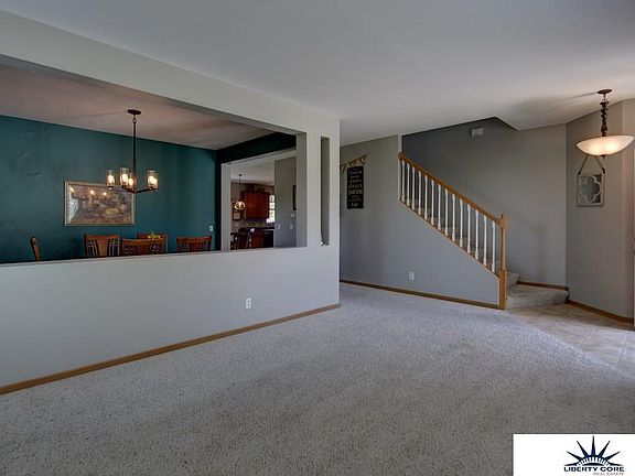 4th image of 19016 Grover St