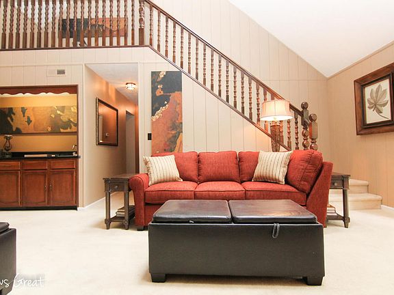 3rd image of 222 Deerwood Dr