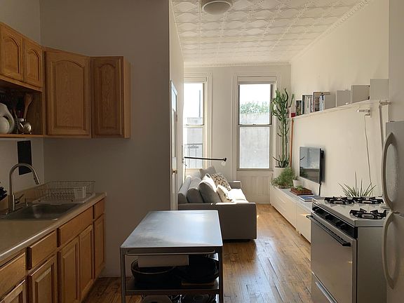4th image of 404 Onderdonk Ave APT 2R