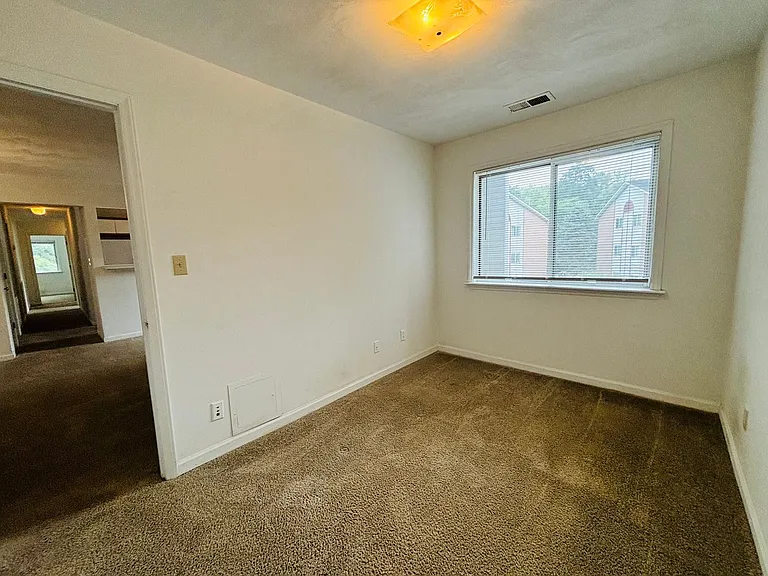 400F Berryfield Ln — Photo 6