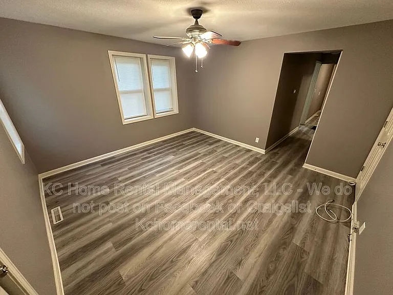 1110 W 41st Ter #1W — Photo 19