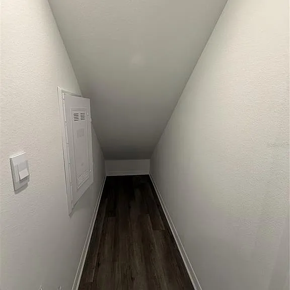 2569 Olympic Ct — Photo 10