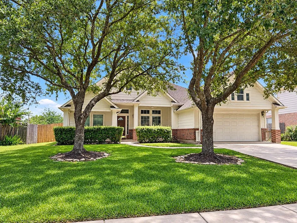 14015 Blue Vista Dr