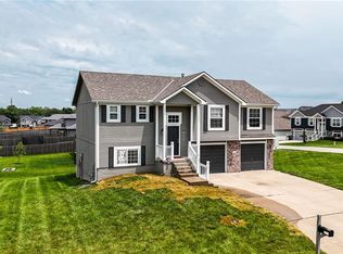 614 SW Tisha Ln, Grain Valley, MO 64029