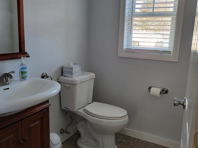 550 Greenland Rd — Photo 6