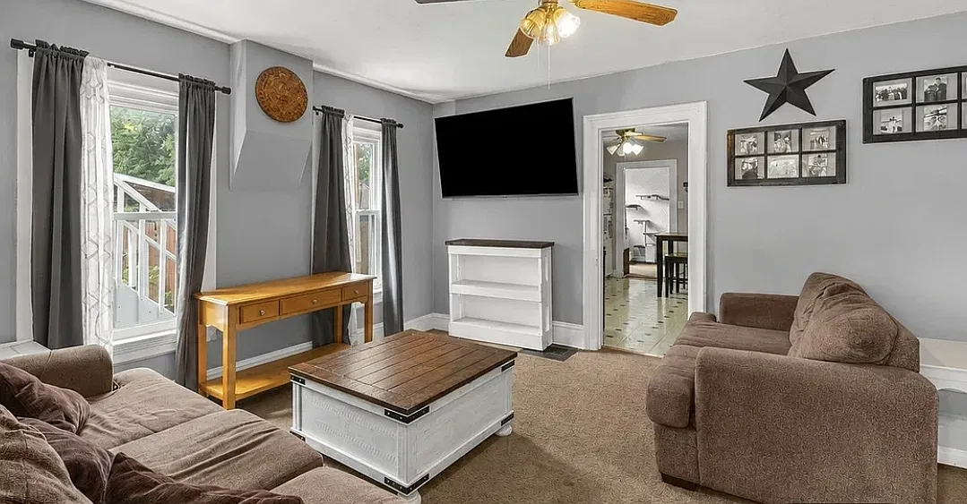 2 bed, 1100 sqft, $1,500 — Photo 3