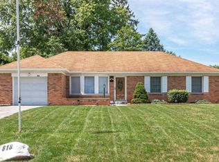 818 Chapel Hill East Dr, Indianapolis, IN 46214